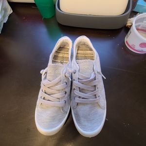 cover girl tennis shoes